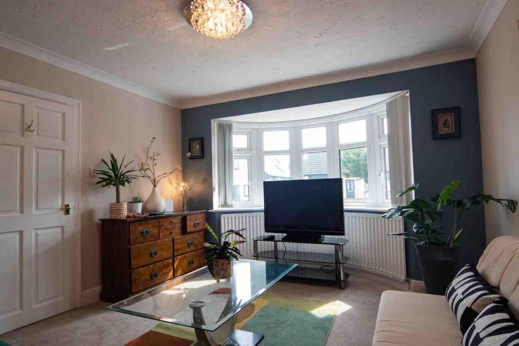 1 Bedroom Self Contained Apartment In Christchurch Winkton Dış mekan fotoğraf