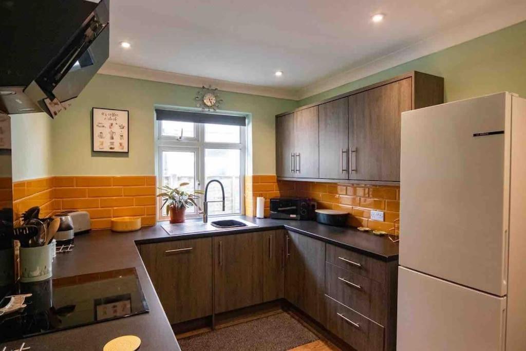 1 Bedroom Self Contained Apartment In Christchurch Winkton Dış mekan fotoğraf