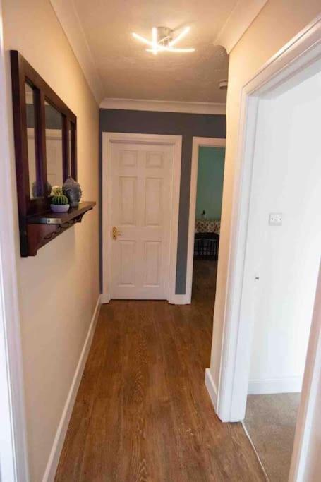 1 Bedroom Self Contained Apartment In Christchurch Winkton Dış mekan fotoğraf