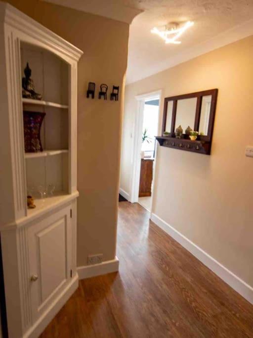 1 Bedroom Self Contained Apartment In Christchurch Winkton Dış mekan fotoğraf