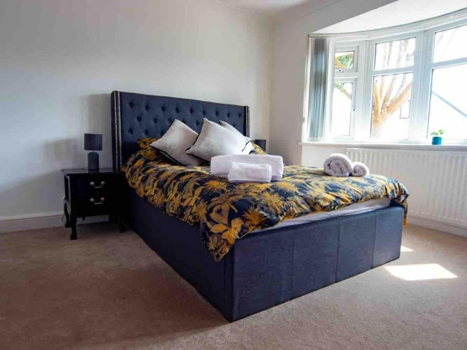 1 Bedroom Self Contained Apartment In Christchurch Winkton Dış mekan fotoğraf