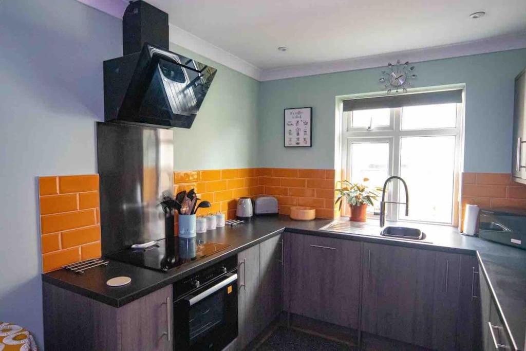 1 Bedroom Self Contained Apartment In Christchurch Winkton Dış mekan fotoğraf